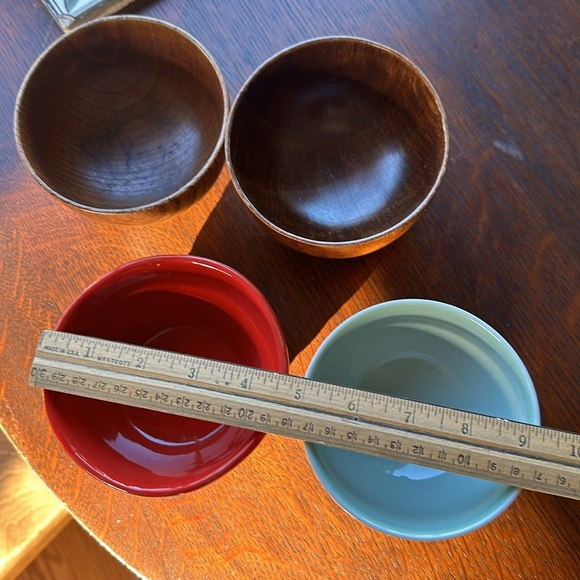 4 wee bowls. 3 from Japan: 2 wood and 1 ceramic w sweet painted theme +1 Italy - Picture 7 of 16